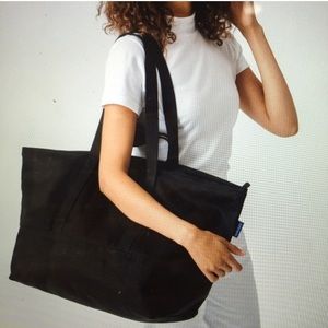 Black BAGGU weekender